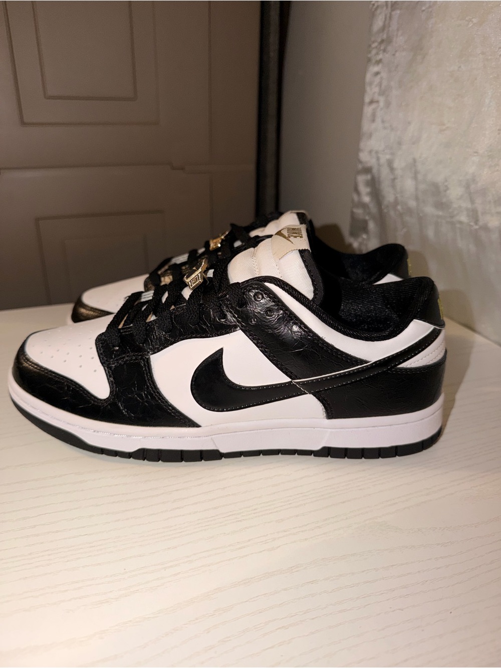 Men’s Nike Dunks “world champ se”